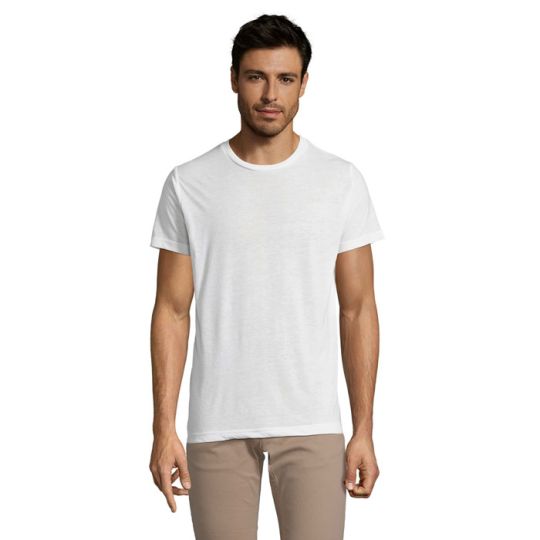 T-shirt sublimation unisexe SUBLIMA blanc à col rond porté par un homme, vue de face sur fond blanc