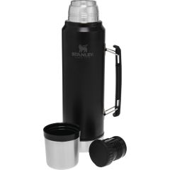 Bouteille isotherme Stanley Classic noire 1000ml avec poignée métallique, bouchon argenté amovible et logo emblématique gravé