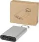 Batterie externe porte-clés Arcturus argentée en aluminium recyclé avec ports USB et anneau, devant sa boîte kraft