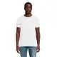 T-shirt homme col rond blanc made in France porté de face avec un jean, coupe ajustée en coton peigné