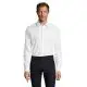 Chemise slim homme personnalisée blanche en popeline stretch à manches longues portée de face avec col moderne