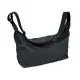 Sac bandoulière SLING noir en nylon hydrofuge, forme demi-lune souple et bandoulière réglable, vue de trois quarts