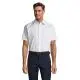 Chemise manches courtes personnalisée BROADWAY blanche ajustée, portée par un homme avec un pantalon marine