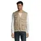 Gilet multipoches personnalisé couleur corde à poches à rabat, porté sur un t-shirt manches longues blanc