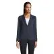 Femme portant le blazer MARCEL WOMEN bleu nuit en maille piquée à col tailleur et deux boutons, vue de face