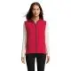 Gilet softshell femme personnalisé RACE BW WOMEN rouge à col montant et zip intégral, porté sur un haut écru