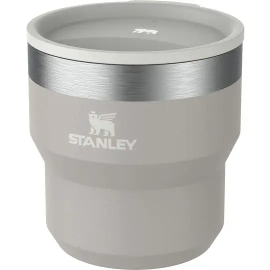 Tasse camping personnalisable Stanley Stay Hot gris cendré, bande inox brossé et couvercle à pression