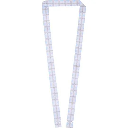 Lanyard avec badge personnalisé KORD sublimé d’un motif mosaïque bleu ciel et beige aux extrémités encochées