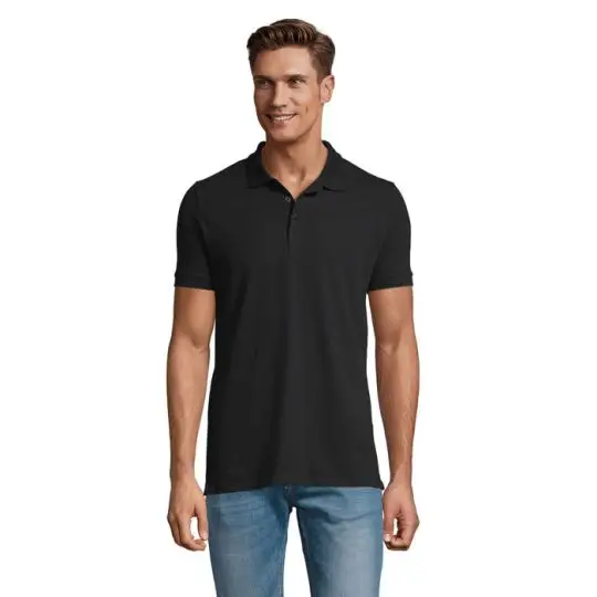 Homme portant le polo PHOENIX MEN noir à coupe ajustée en piqué stretch, patte trois boutons, vue de face