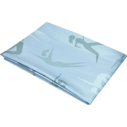 Serviette microfibre personnalisée bleu clair pliée, imprimée en sublimation de silhouettes de sportifs