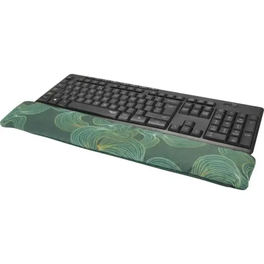 Repose-poignets clavier personnalisé MINA imprimé d'un motif feuillage vert, posé devant un clavier noir