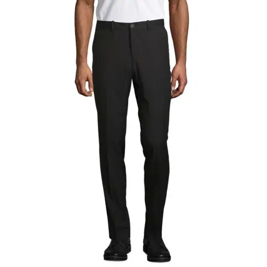 Homme portant le pantalon de costume GABIN MEN noir en micro twill à taille élastiquée, vue de face