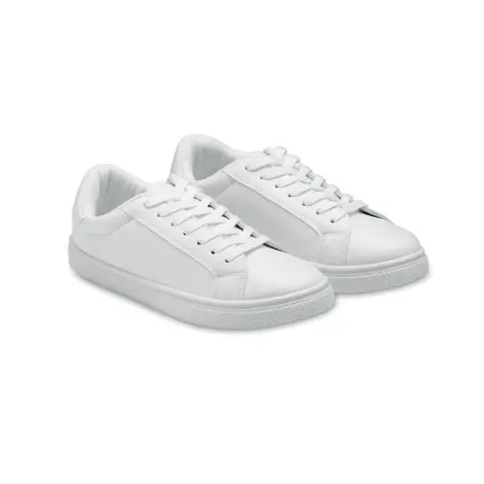 Baskets personnalisées en PU taille 38 blanches, semelle caoutchouc et lacets polyester, vue de trois quarts