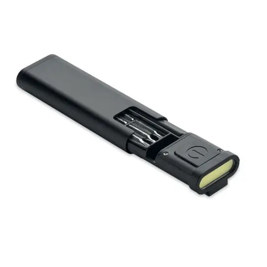 Lampe de poche personnalisée SCRUDRIVE noire ouverte sur ses embouts de tournevis, avec bouton et éclairage COB