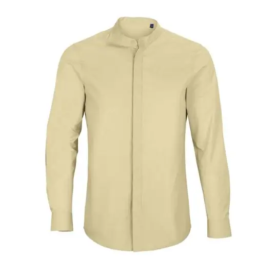 Chemise col mao personnalisée beige pour homme, patte de boutonnage cachée et manches longues, vue de face
