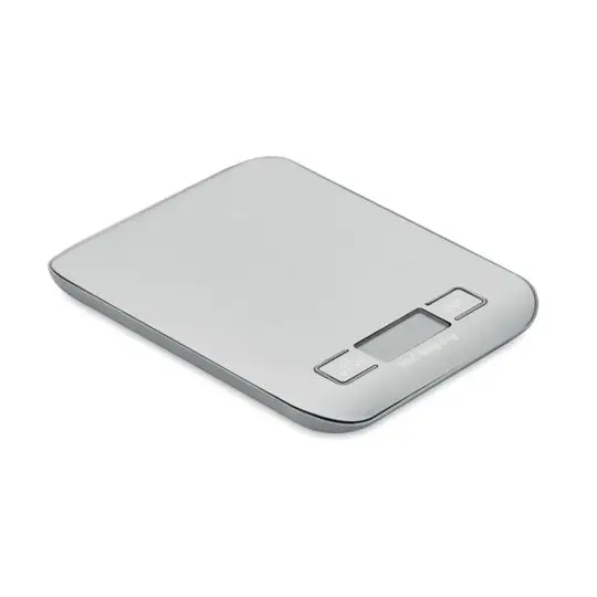 Balance de cuisine personnalisée en inox brossé argent avec écran numérique et boutons en façade, vue de trois quarts