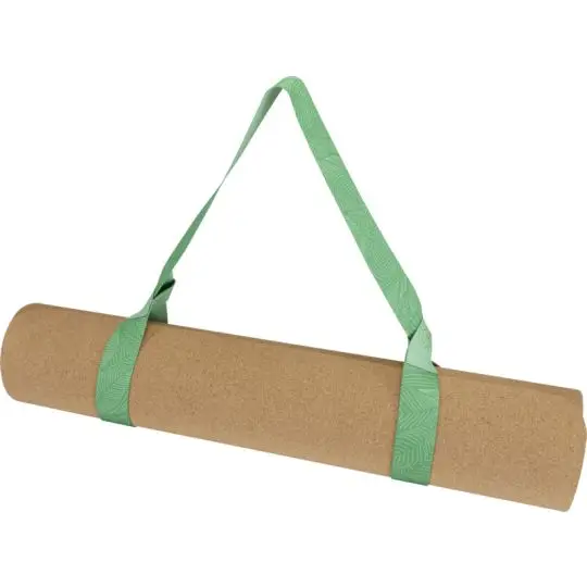 Porte-tapis de yoga personnalisé UNI en RPET vert sublimé formant une anse autour d'un tapis roulé