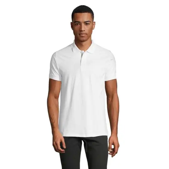 Polo homme publicitaire blanc en coton peigné porté de face avec patte 2 boutons et finitions en sergé gris