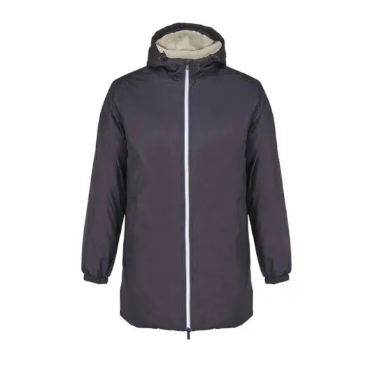 Parka personnalisée ASTRA noir profond à capuche doublée sherpa et zip contrasté, vue de face sur fond blanc