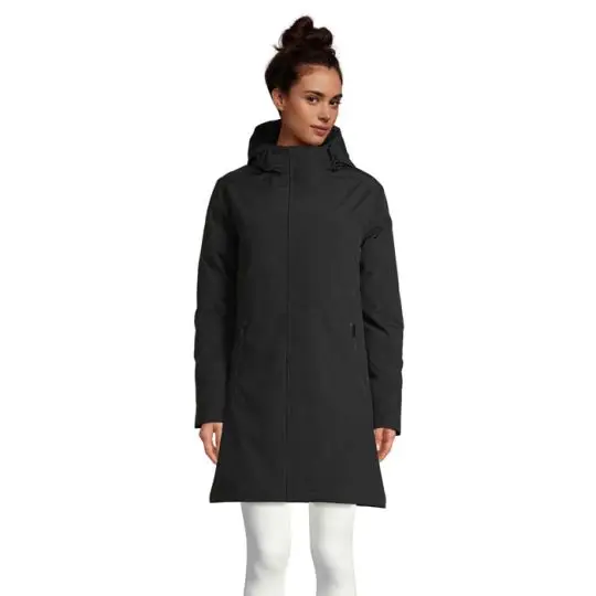 Parka chaude femme personnalisée ALFI WOMEN noire à capuche portée de face, coupe couvrante mi-cuisse