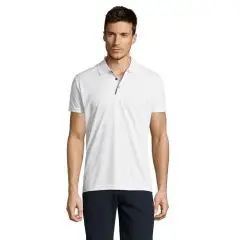 Polo sport homme personnalisable blanc en piqué polyester porté de face avec passepoil contrasté sur la patte