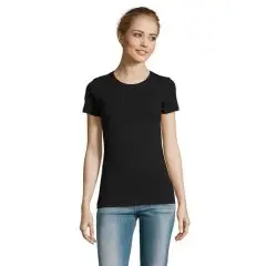 T-shirt femme personnalisé noir profond à col rond en coton stretch, porté avec un jean, vue de face