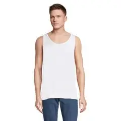 Homme portant un débardeur unisexe personnalisé blanc CRUSADER TT, vue de face, jean bleu