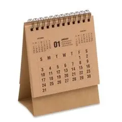 Calendrier de bureau personnalisé en papier kraft beige, format chevalet avec reliure spirale noire et grille mensuelle