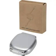 Câble de charge rétractable Alphard argenté à boîtier arrondi et embout USB-C, devant sa boîte en carton kraft