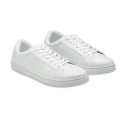 Baskets personnalisables taille 43 en PU blanc, paire vue de trois quarts, semelle caoutchouc
