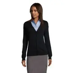 Cardigan femme personnalisé GOLDEN WOMEN noir à col V boutonné, porté cintré sur un chemisier bleu clair