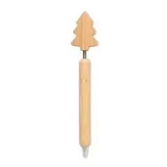 Stylo bille en bambou personnalisé surmonté d'un sapin de Noël découpé, grain de bois clair et pointe blanche