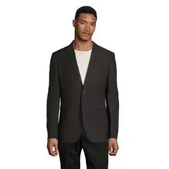 Veste de costume personnalisée MARIUS MEN noire portée par un homme, col tailleur et fermeture 2 boutons, vue de face