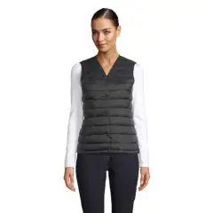 Doudoune sans manches femme personnalisée ARTHUR coloris foncé portée sur un haut blanc, surpiqûres horizontales, col V